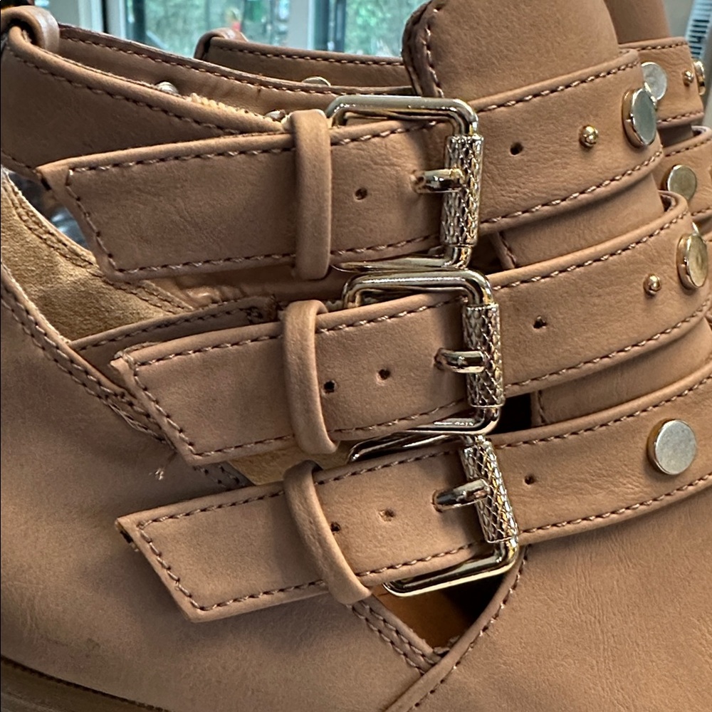 Sam Edelman booties - Picture 2 of 6